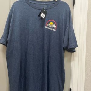 Men’s NWT large shirt